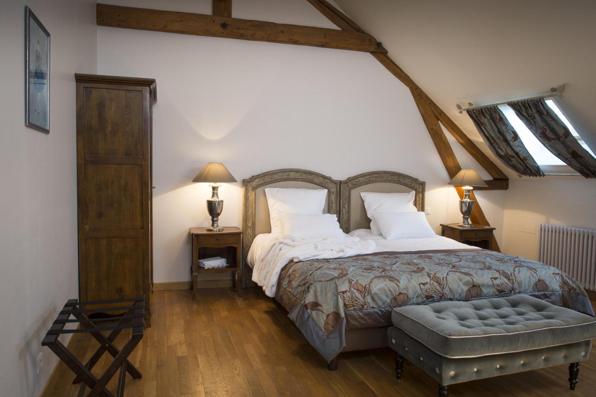 Aux Charmes De Maintenon Room photo