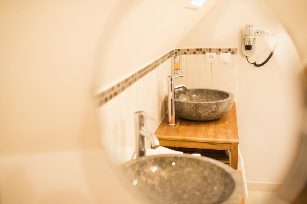 Aux Charmes De Maintenon Room photo